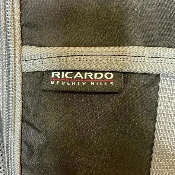 Ricardo Beverly Hills Black & Gray Travel Vacation Toiletry Bag - Picture 6 of 10